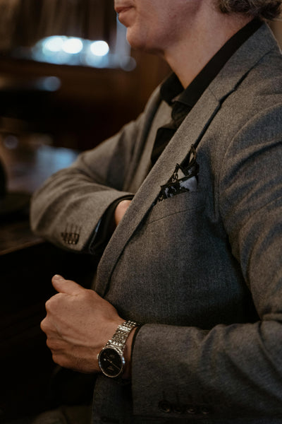 The Art of Refinement: Mastering Pocket Squares & Cufflinks in Men's Fashion