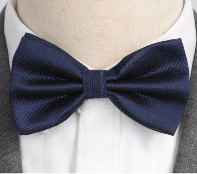 Classic Solid Color Bow Tie – Timeless Style for Every Occasion