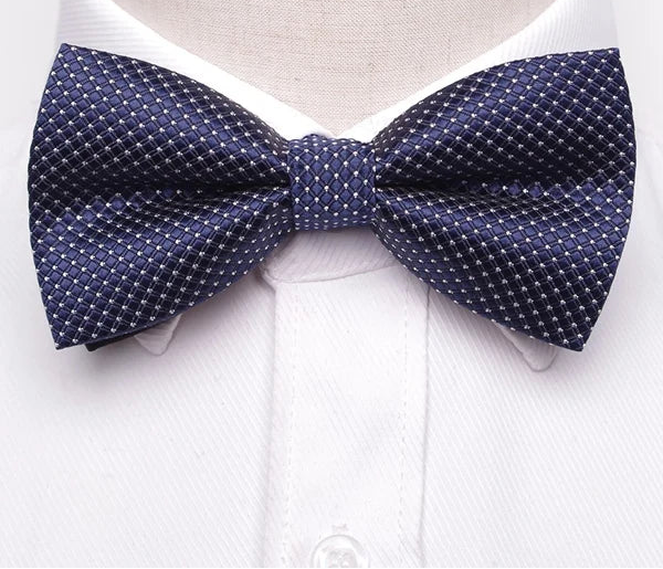 Stylish Striped Knit Bow Tie – Modern Elegance for Formal and Casual Wear