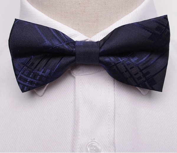 Stylish Striped Knit Bow Tie – Modern Elegance for Formal and Casual Wear