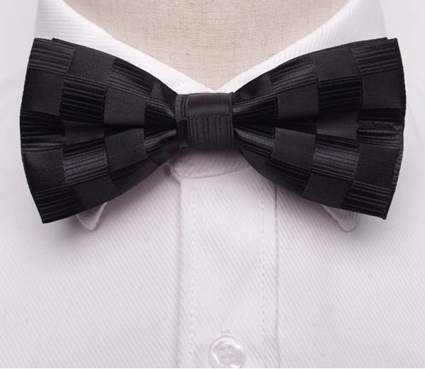 Stylish Striped Knit Bow Tie – Modern Elegance for Formal and Casual Wear