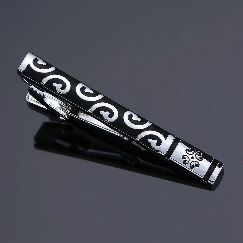 AurumLine™ Classic Gold Tie Clip – Luxury Men’s Accessory & Gift
