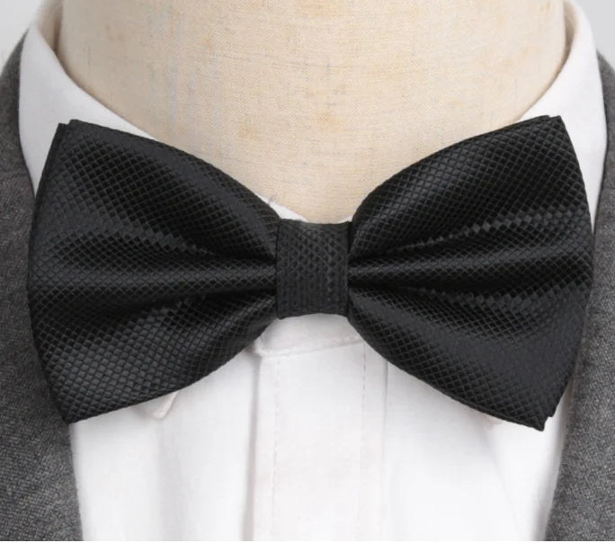 Classic Solid Color Bow Tie – Timeless Style for Every Occasion