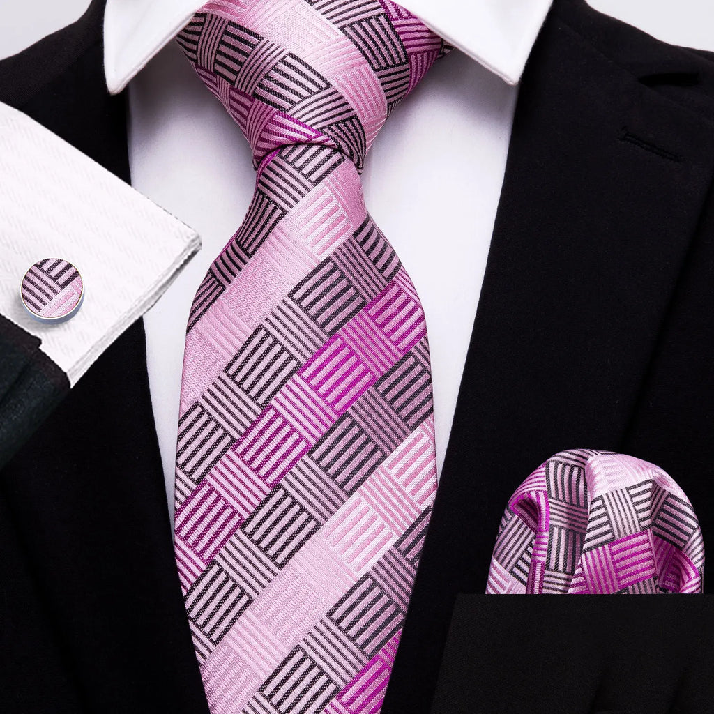 The Checkmate Plaid Tie Set